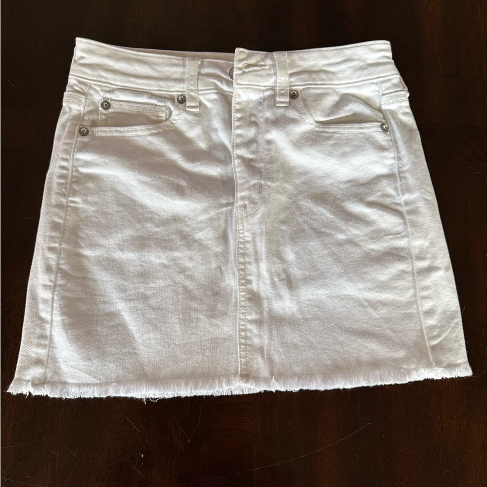 American Eagle White Denim Mini Skirt stretch size 2 short